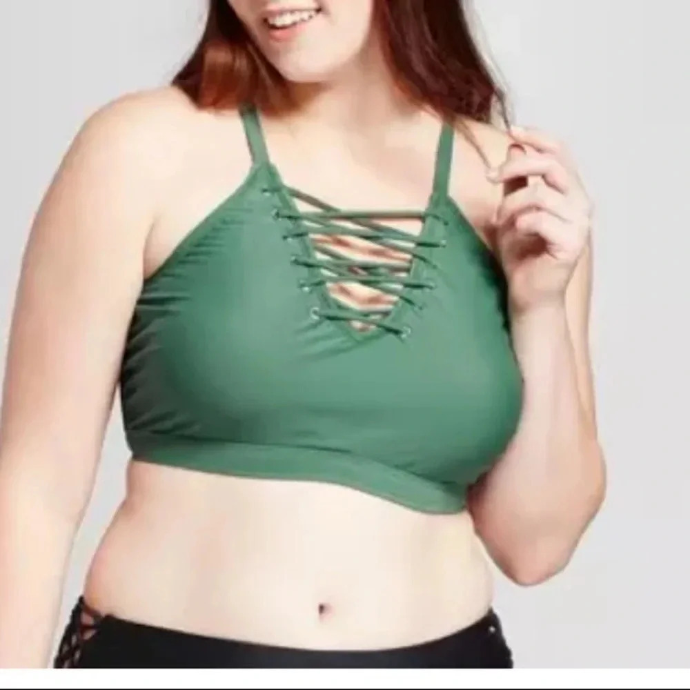 Plus Size Xhilaration Bikini Swim Top Sz 24W NWT